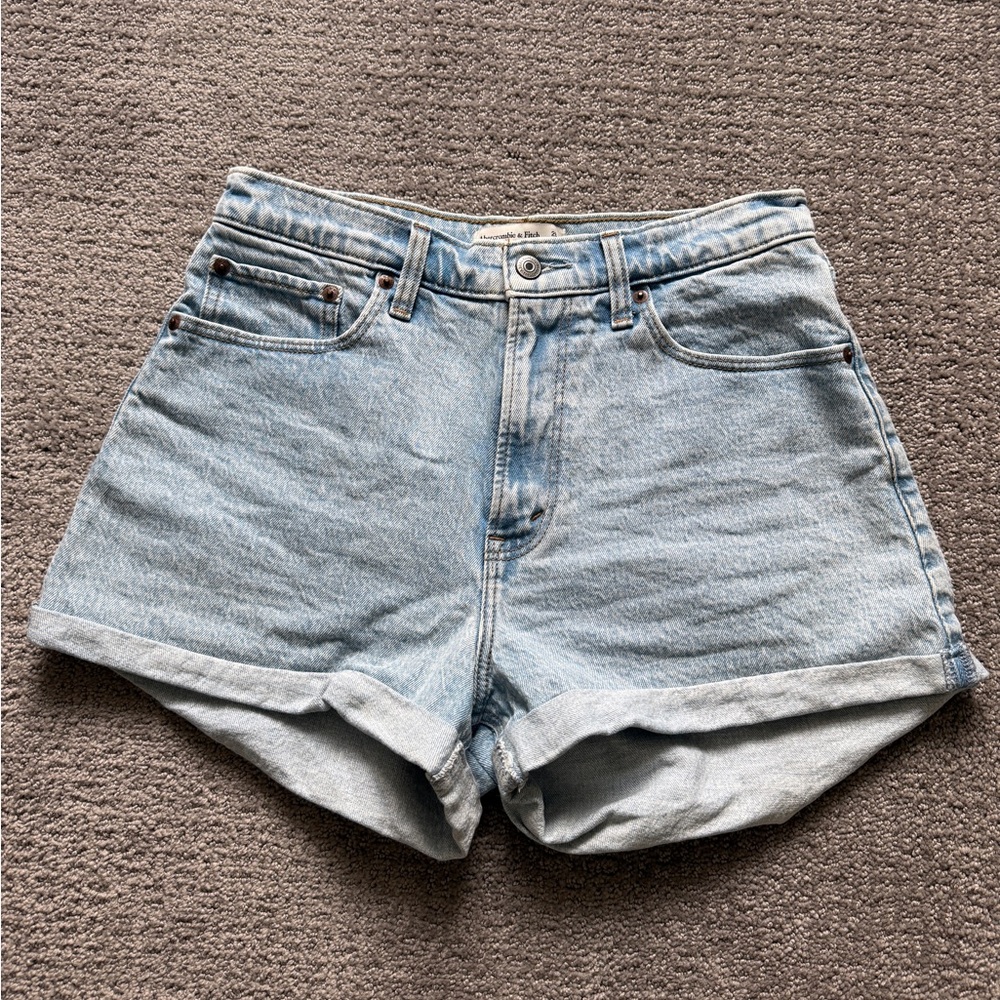 Women’s Abercrombie & Fitch Mom Short High Rise Size 28/6